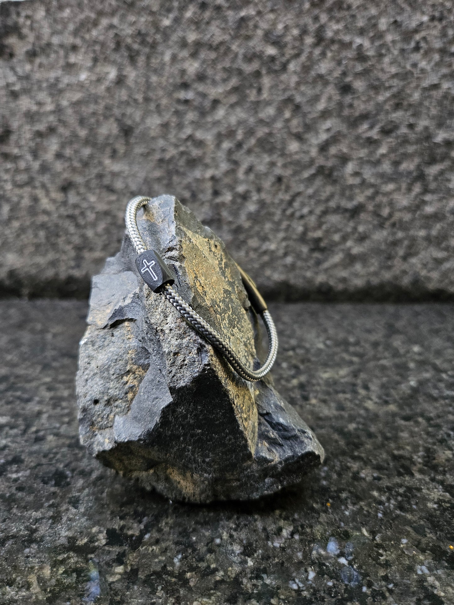 Cross bracelet