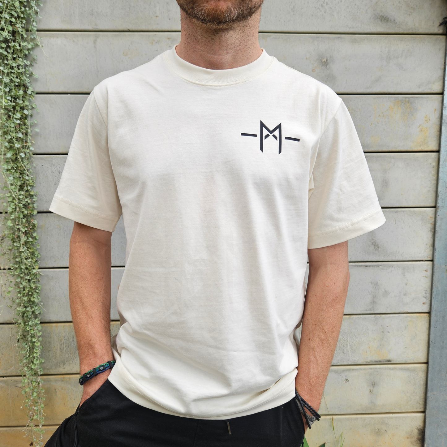 Box Tee - BE UNTOUCHABLE