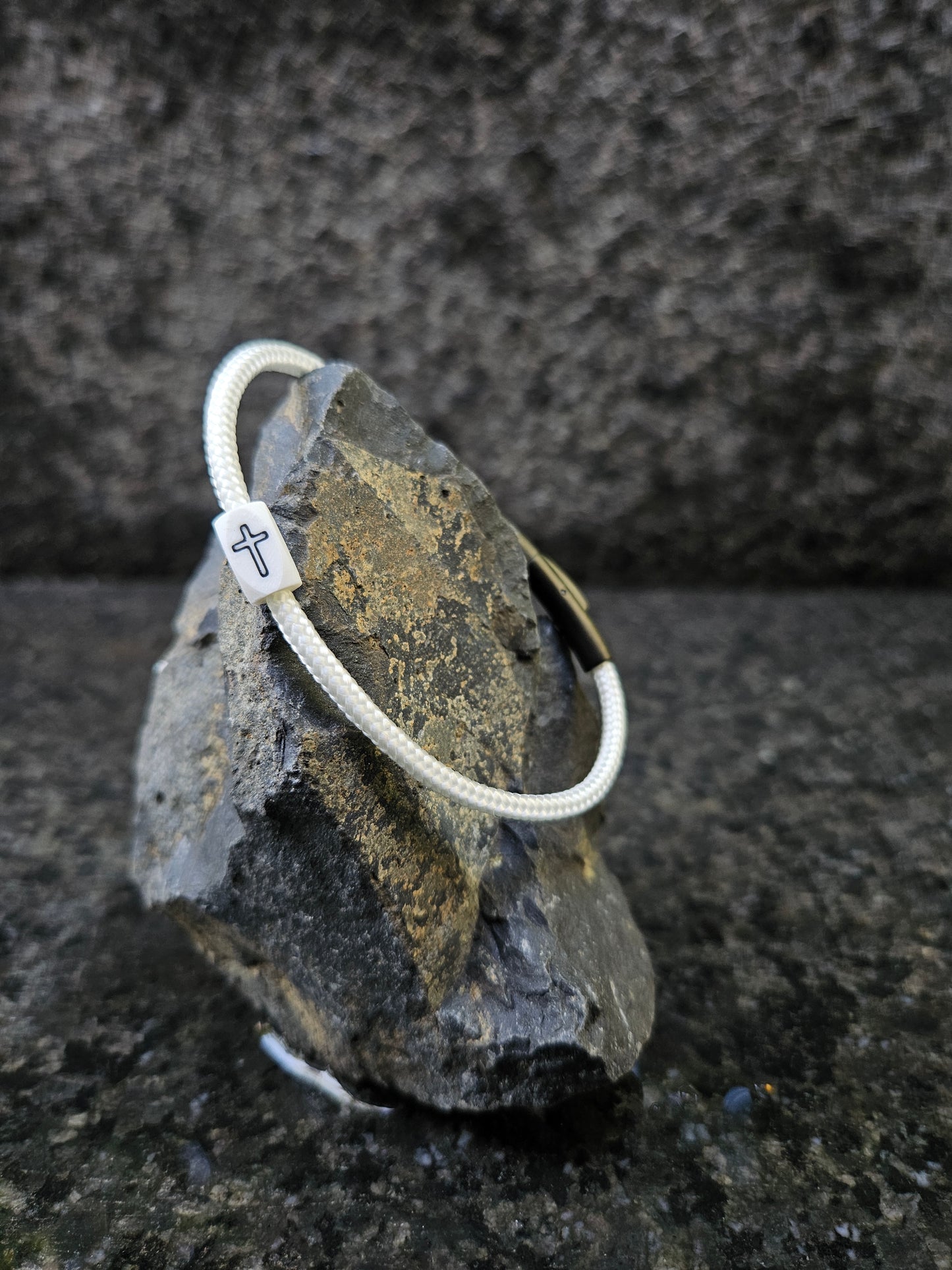 Cross bracelet