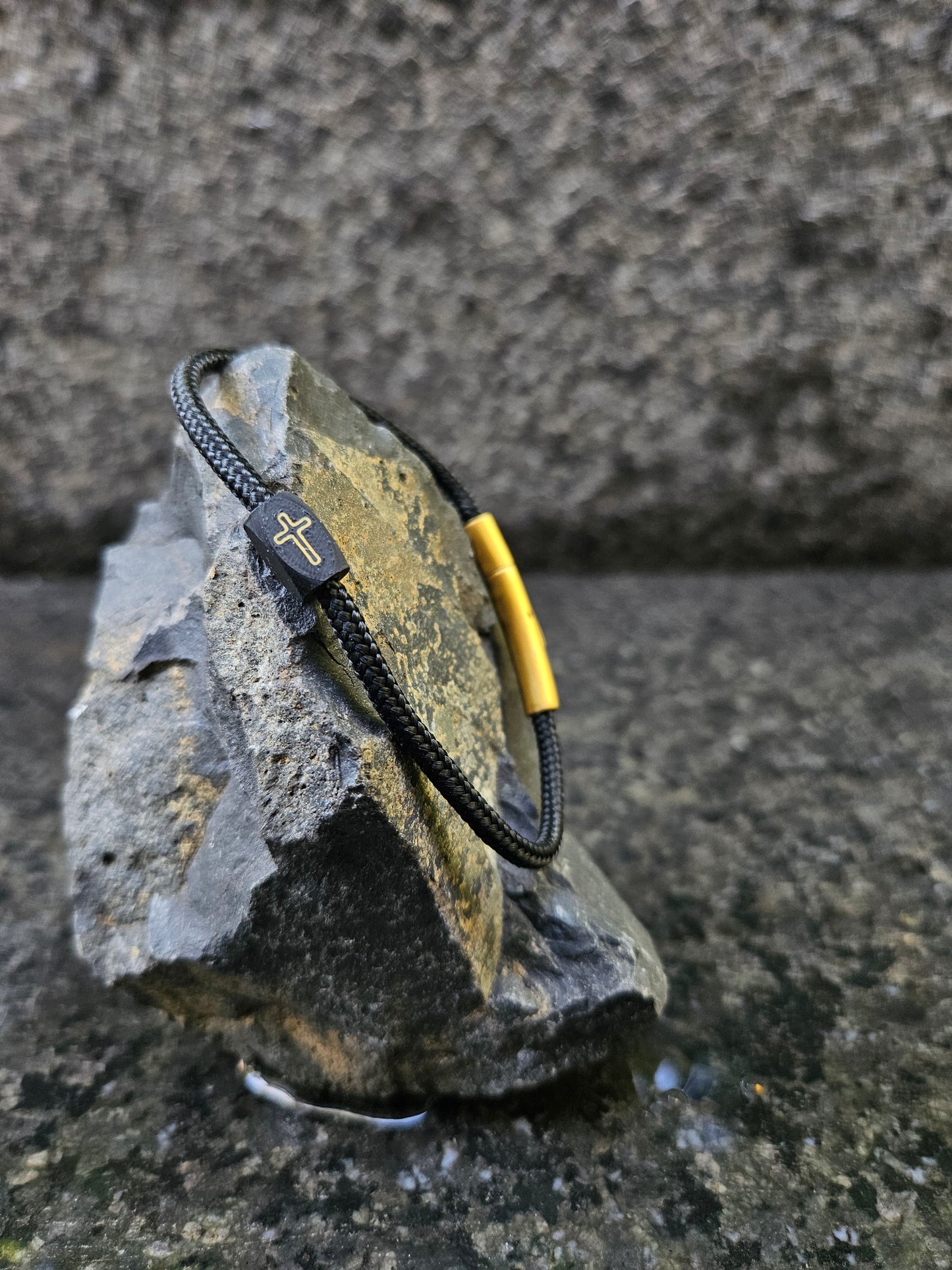 Cross bracelet