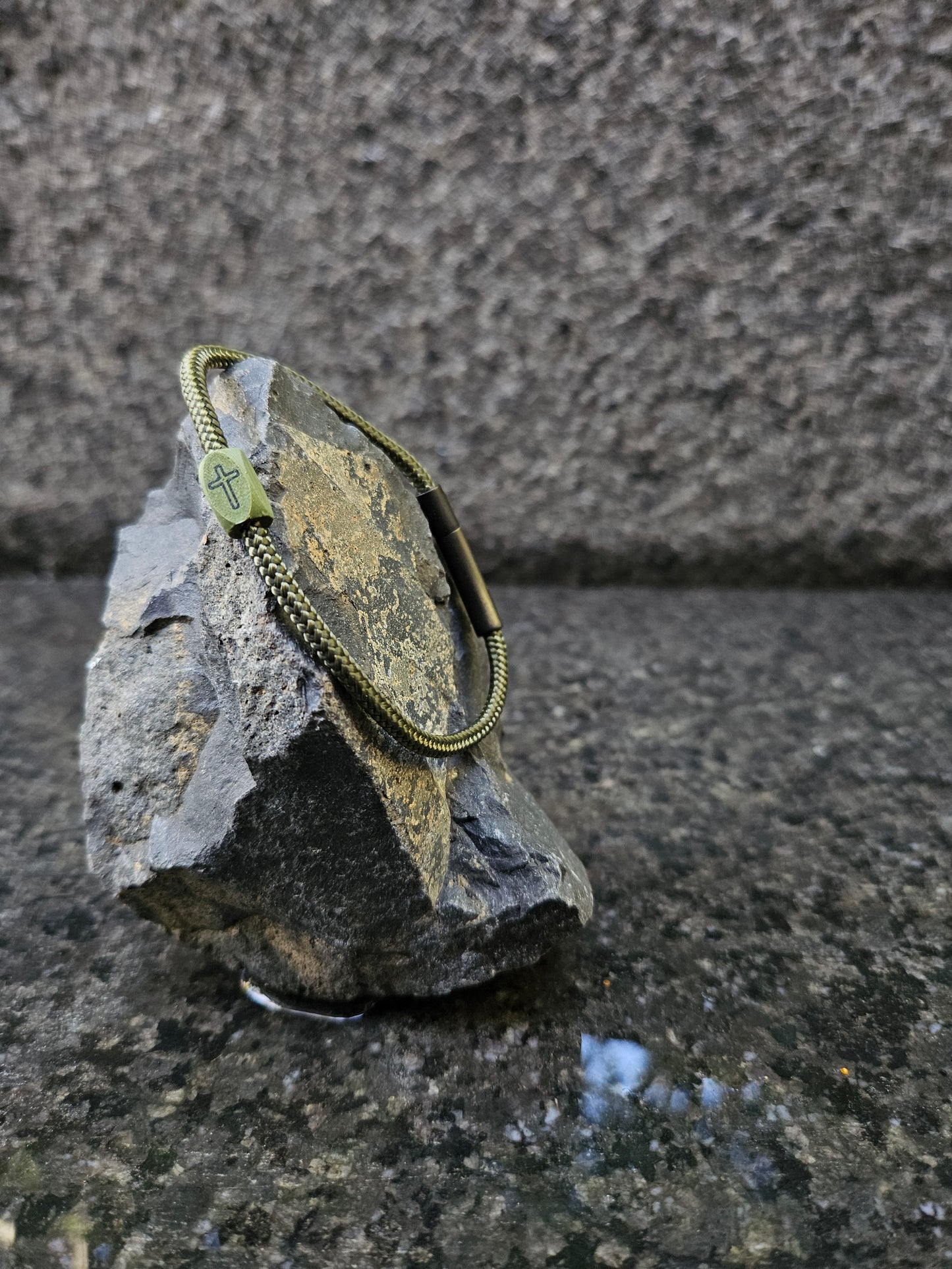 Cross bracelet