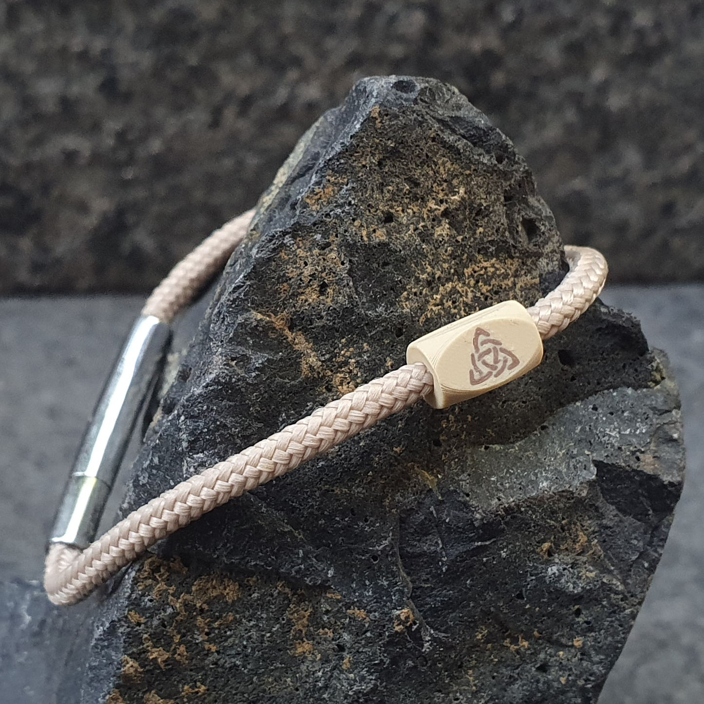 Custom Totemband: Paracord